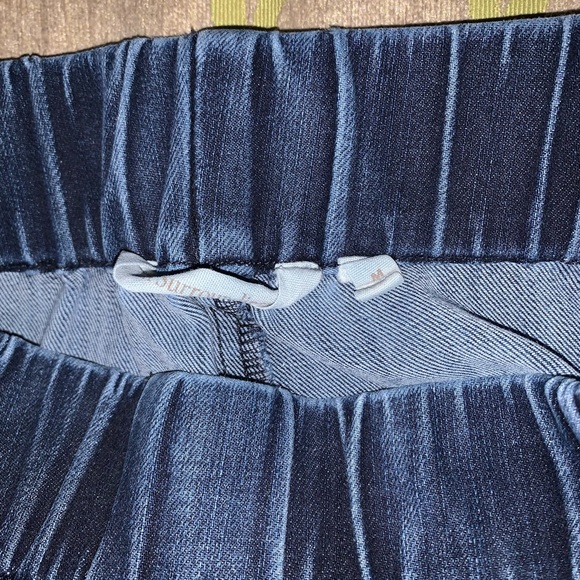 Soft Surroundings pull on denim jeans . Medium wash . Straight tapered leg  Sz M - Picture 3 of 5